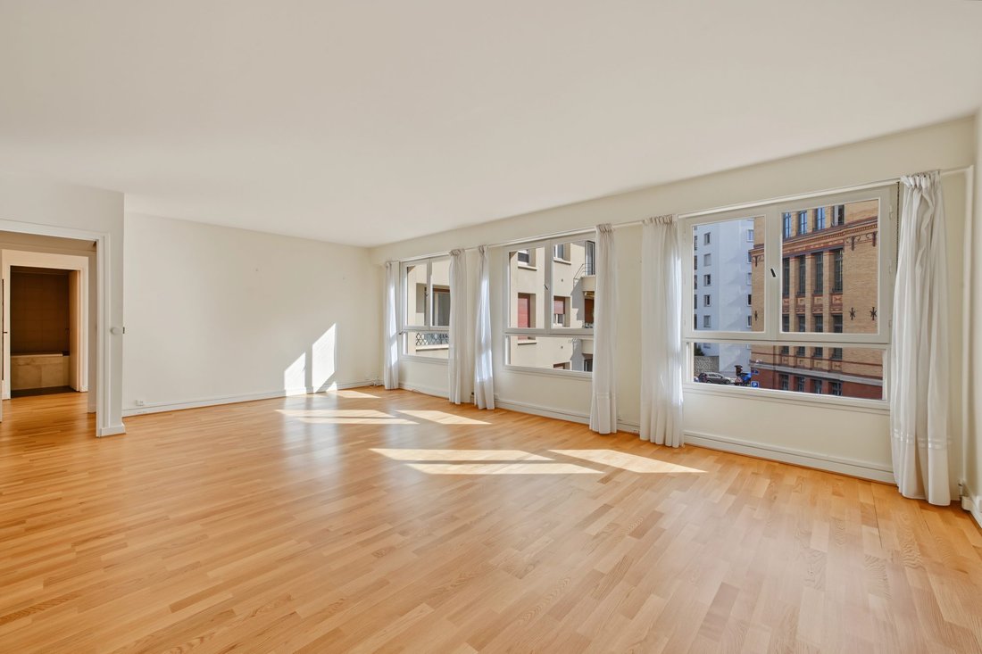 Apartment in Violet Commerce, Paris 15e Arrondissement, Paris 2 - 18928093