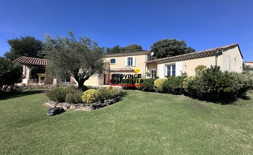 House in Grignan, Auvergne-Rhône-Alpes, France 1