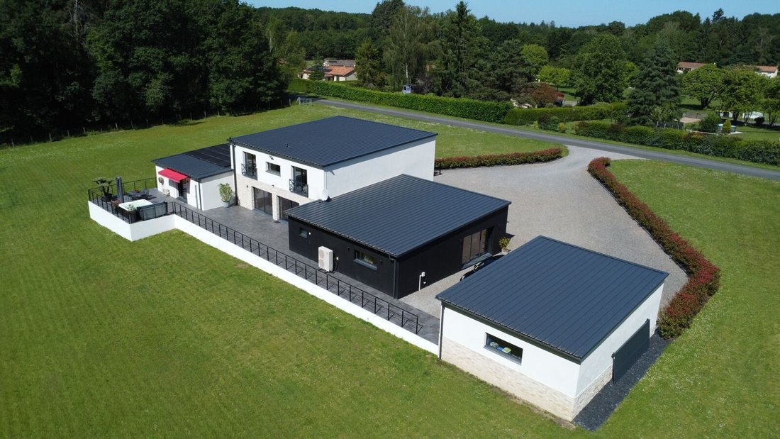 Villa in Saint-Estèphe, Nouvelle-Aquitaine, France 5 - 18069005