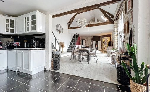 House in La Grande-Paroisse, Ile-de-France, France 1