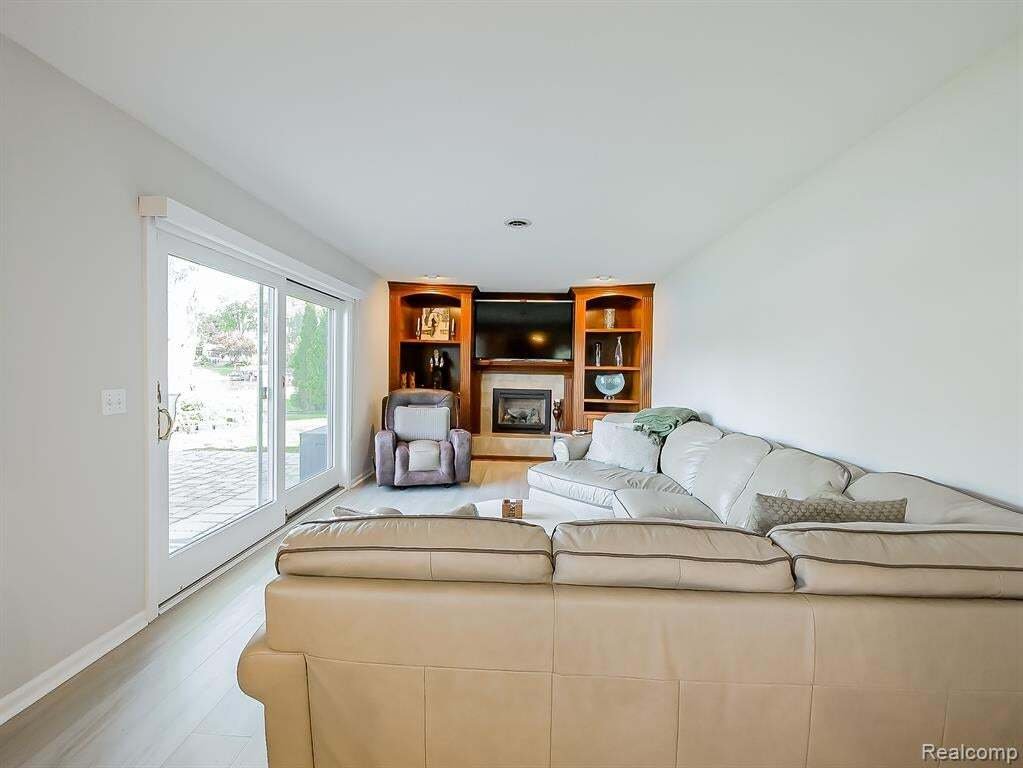 House in Commerce Charter Township, Michigan, United States 3 - 18604673