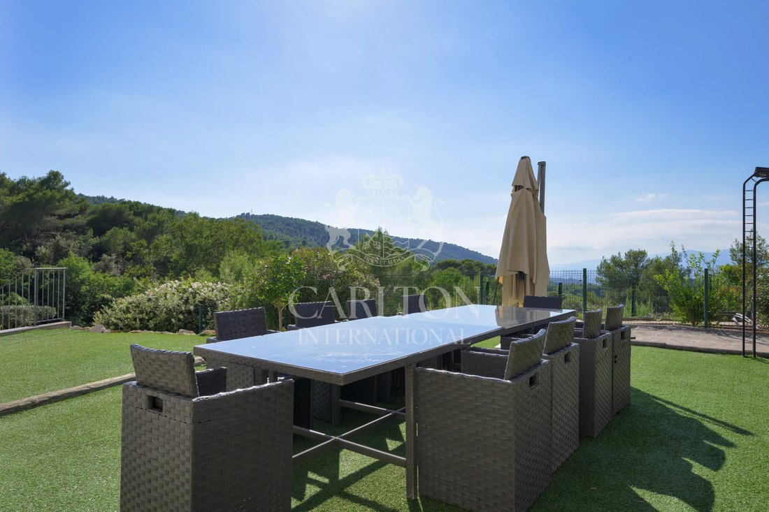 Villa à Èze, Provence-Alpes-Côte d'Azur, France 2 - 18830834