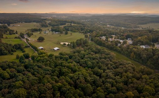 Farm Ranch in Cleveland, Tennessee, United States 1