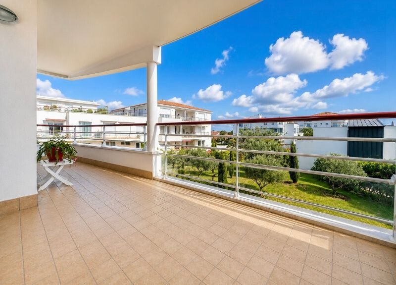 Apartment in Pontaillac, Royan, France 2 - 17448397
