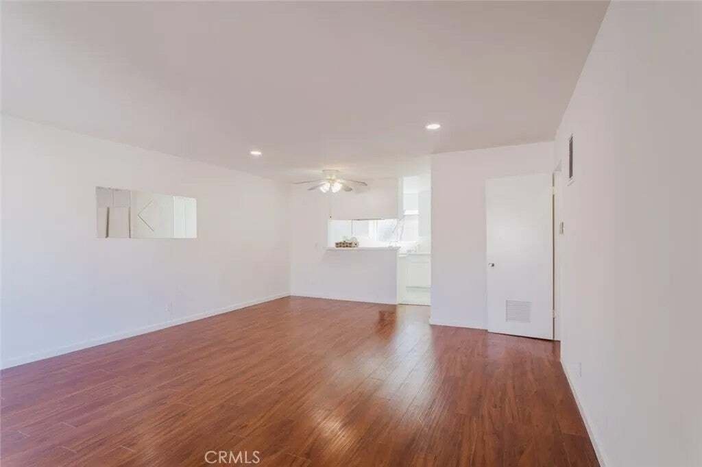 Los Angeles, California, United States 5 - 18926257