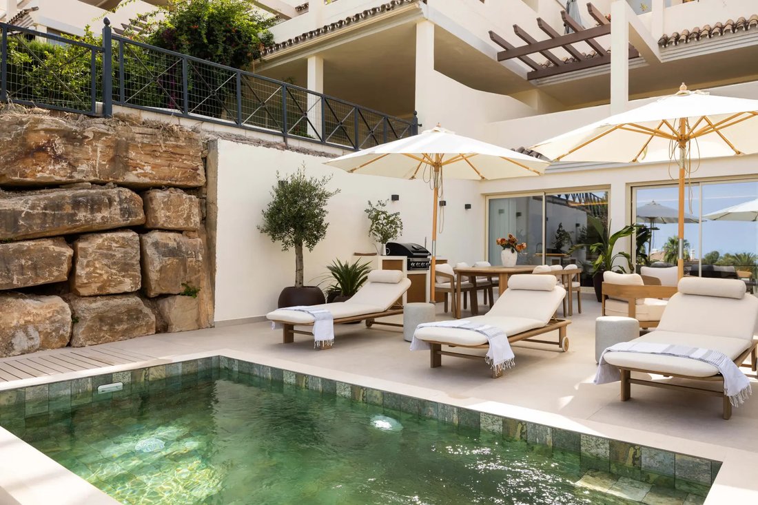 Apartment in Puerto Banus, Marbella, Spain 1 - 18927081