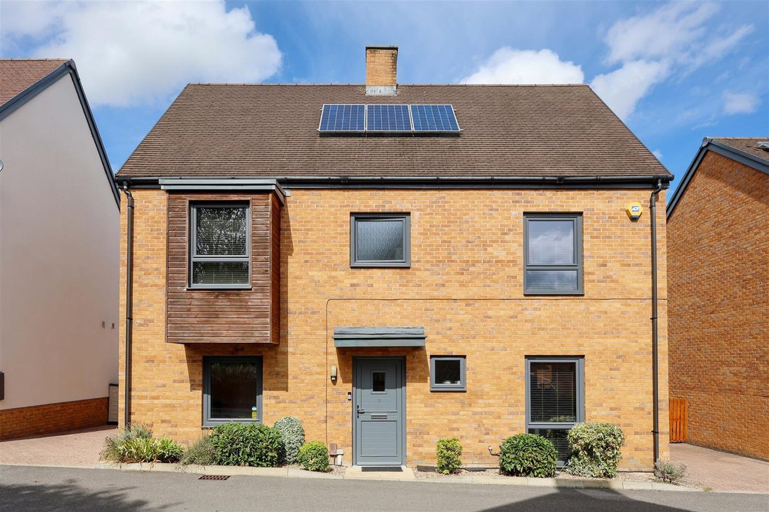House in Breakspear, Bromley, England 1 - 18925585