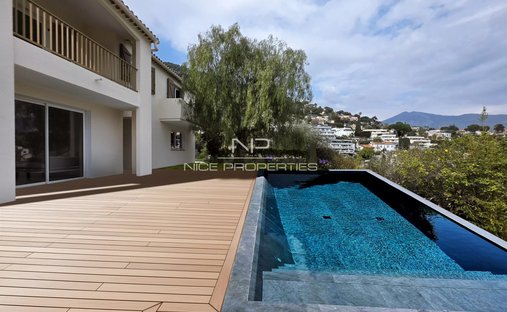 Villa in Village-Cros de Caste-Coupiere-Mont Gros, Roquebrune-Cap-Martin, France 1