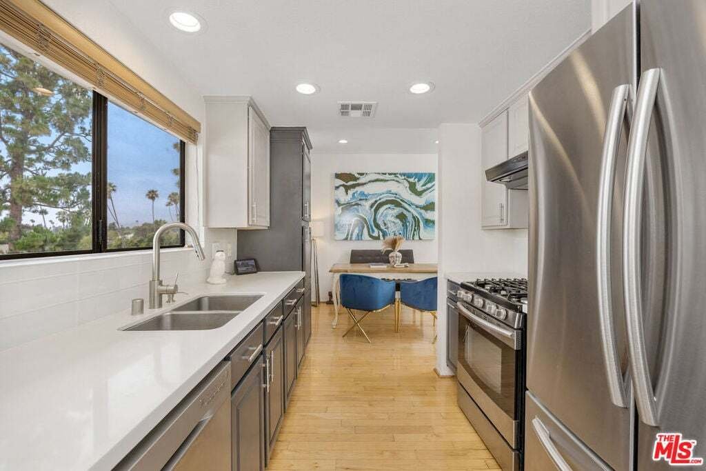 Condo in Los Angeles, California, United States 4 - 18925048
