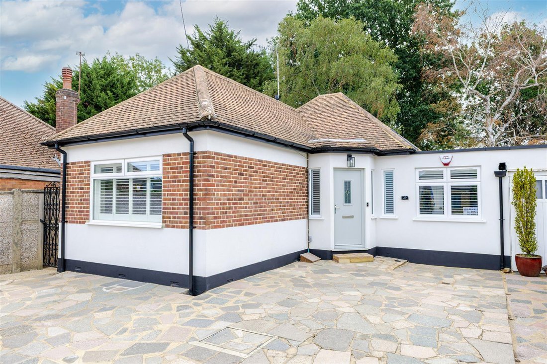 Bungalow in Ruislip Manor, Hillingdon, England 1 - 18925278