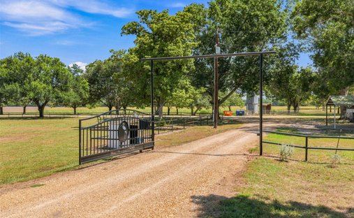 House in Gonzales, Texas, United States 1
