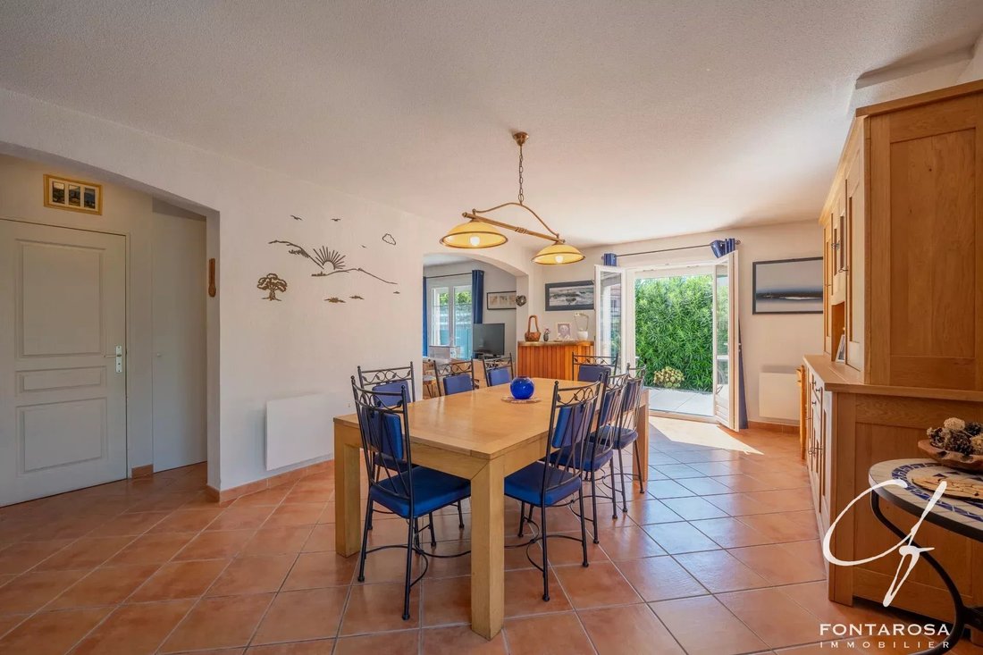 House in Villeneuve, Frejus, France 5 - 18923837