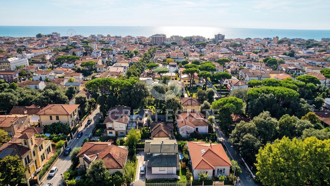 Estate in Camaiore, Tuscany, Italy 3 - 18926796