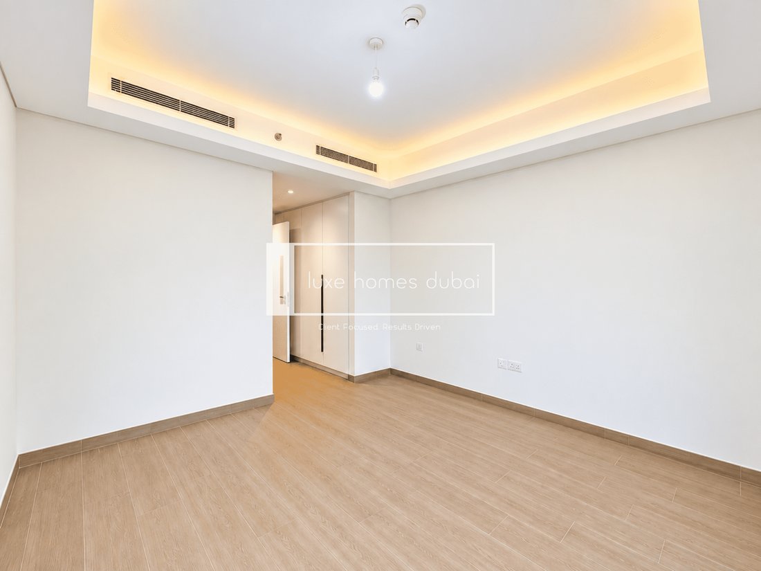 Apartment in Umm Suqeim, Dubai, United Arab Emirates 2 - 18455940