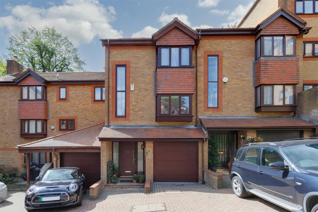 House in Holly Village, Haringey, England 1 - 18925264