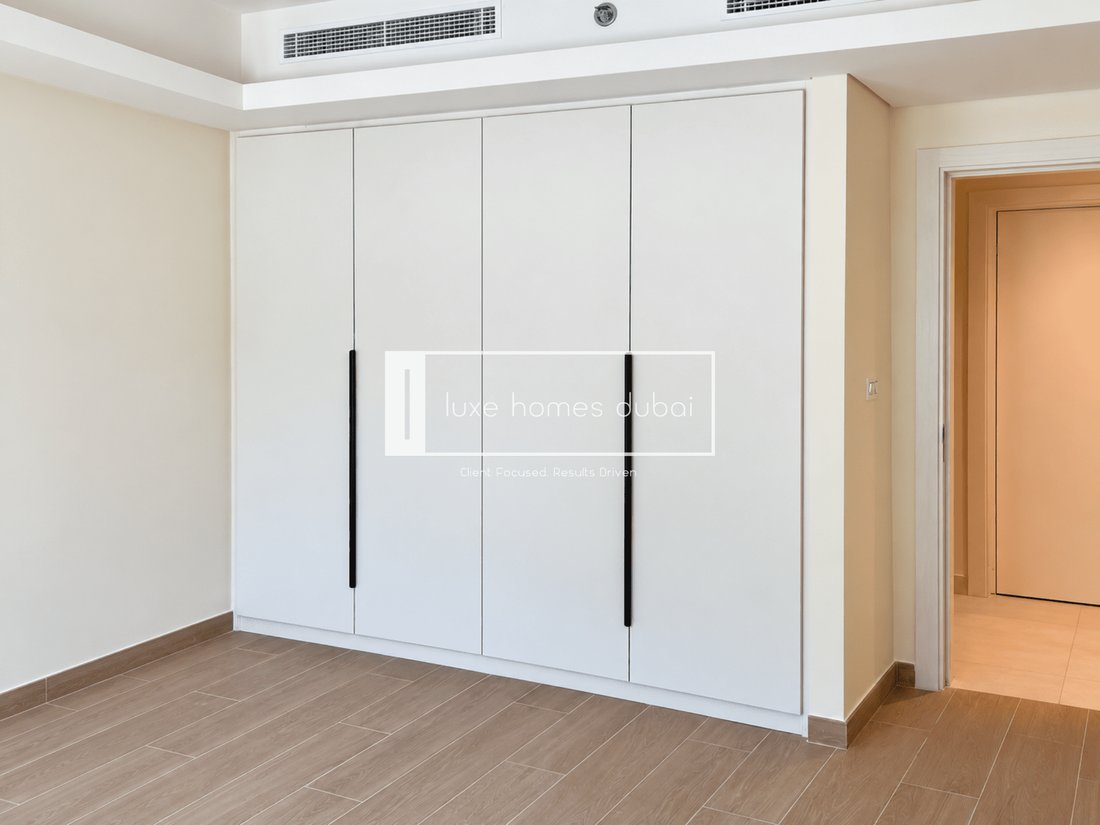 Apartment in Umm Suqeim Third, Umm Suqeim, Dubai 5 - 18923619