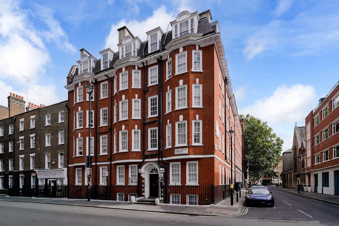 Apartment in Fitzrovia, Camden, England 1 - 18925382