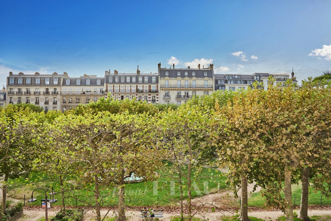 Apartment in Ecole Militaire, Paris 7e Arrondissement, Paris 1 - 18923854
