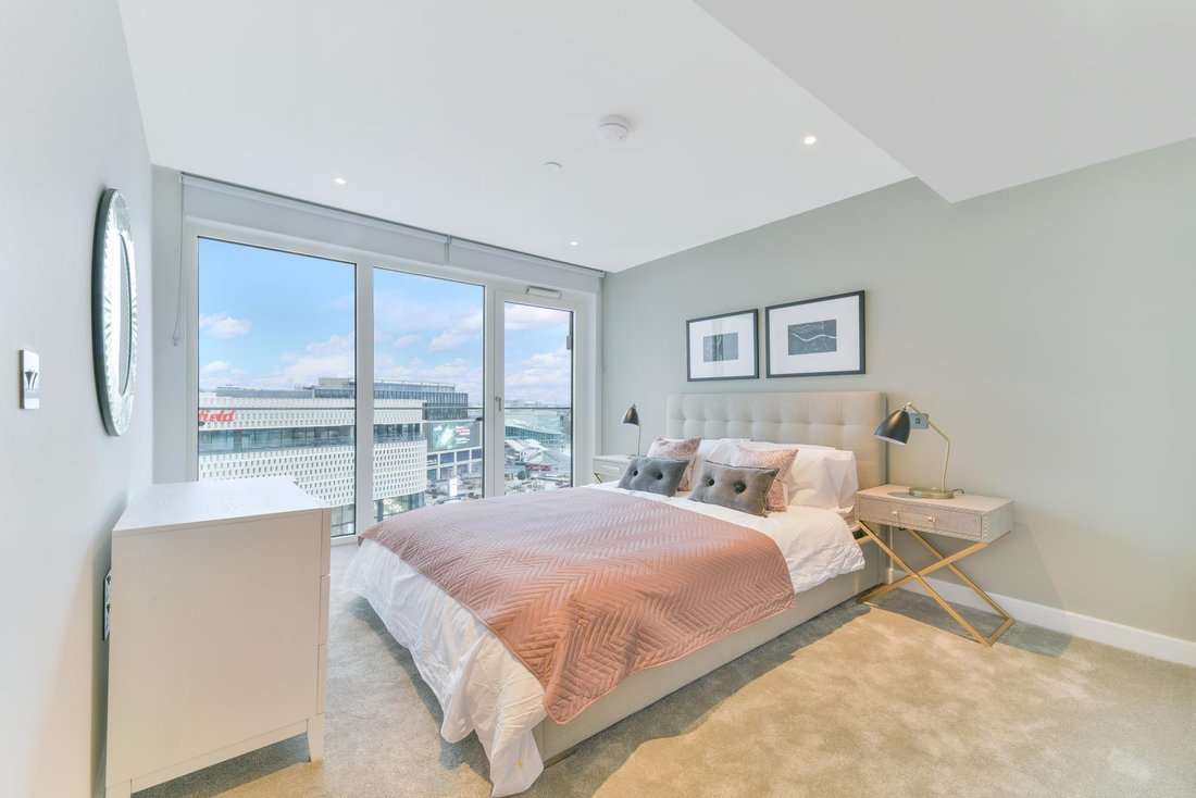 Apartment in White City, Hammersmith and Fulham, England 3 - 18925616