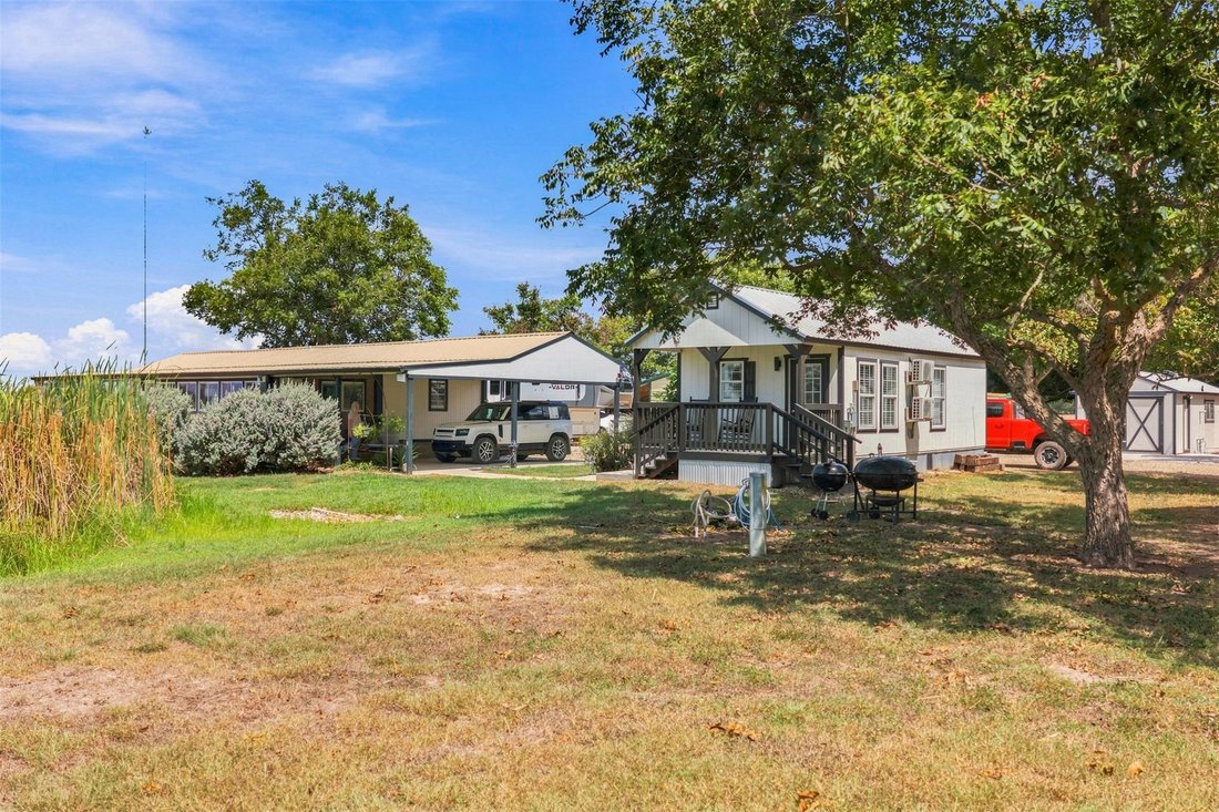 House in Gonzales, Texas, United States 4 - 18926075
