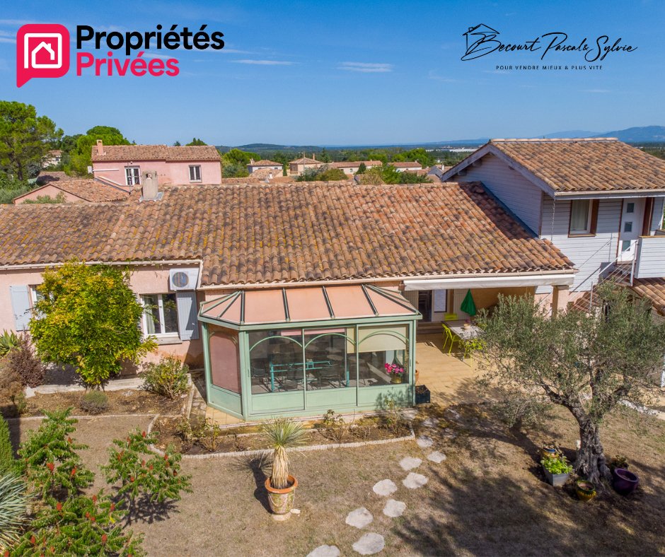 Villa in Saint-Saturnin-lès-Avignon, Provence-Alpes-Côte d'Azur, France 1 - 18927632
