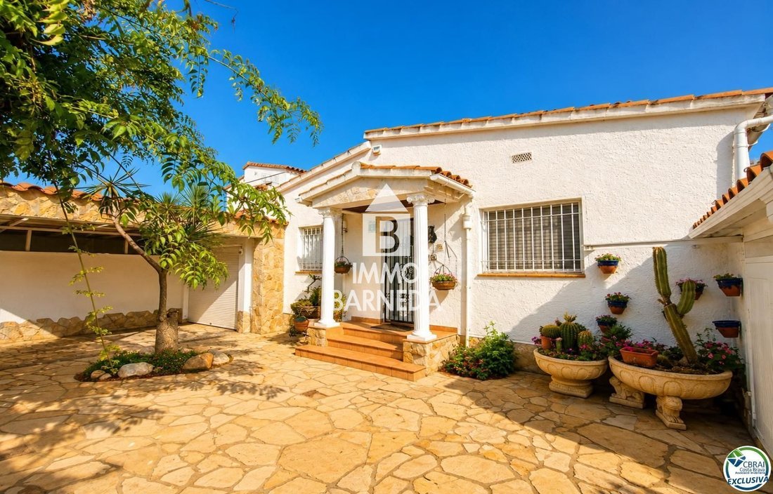 Villa in Empuriabrava, Catalonia, Spain 5 - 18926802