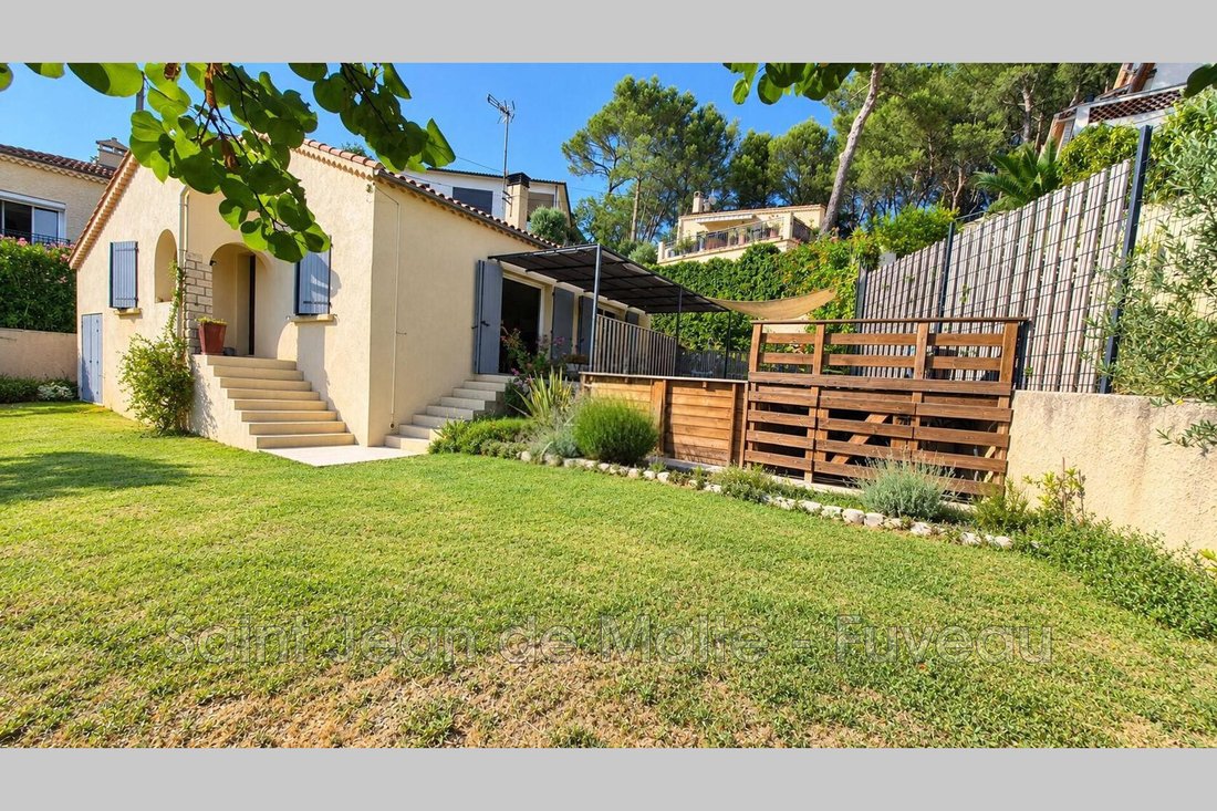 Villa in Rousset, Provence-Alpes-Côte d'Azur, France 1 - 18923702
