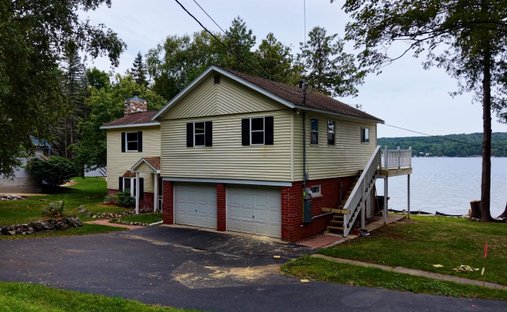 House in Central Lake, Michigan, United States 1