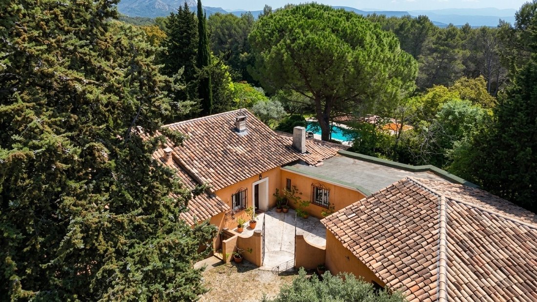 House in Saint-Marc-Jaumegarde, Provence-Alpes-Côte d'Azur, France 3 - 18890961