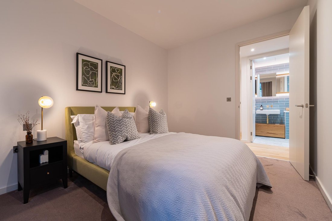 Apartment in Little Ealing, Hounslow, England 3 - 18925482