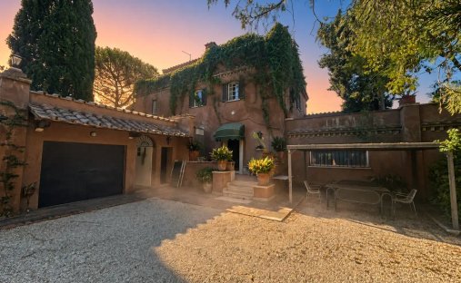 Villa in Aventino - San Saba, Rome, Italy 1