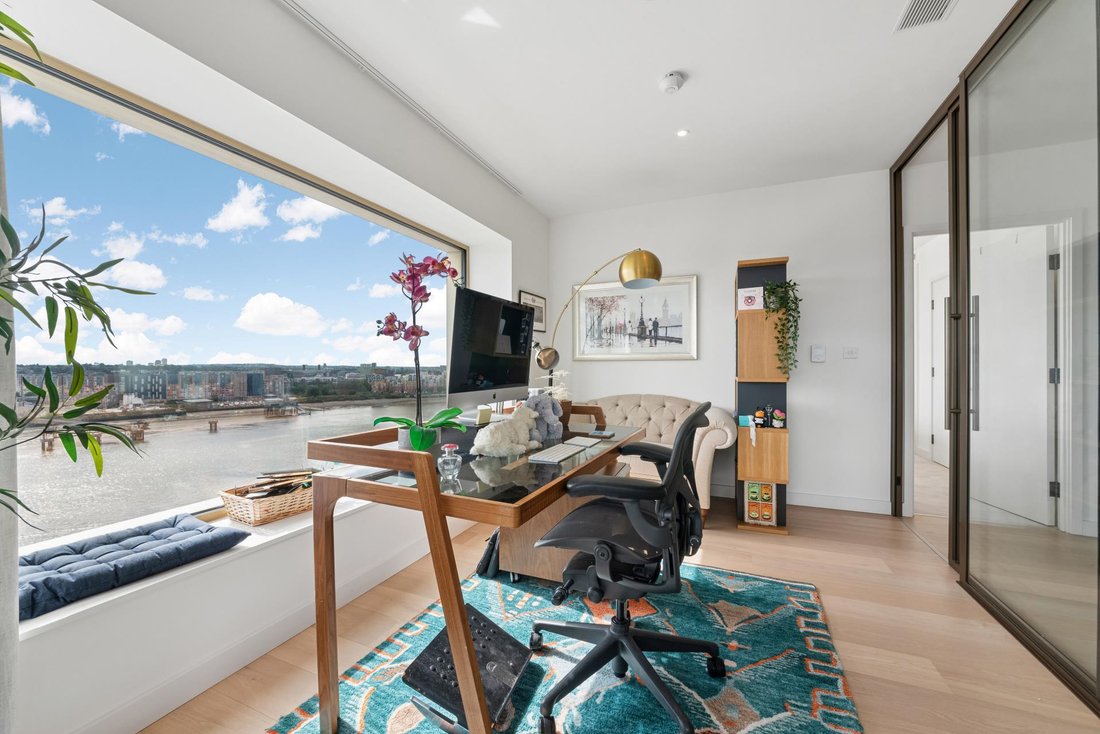 Apartment in Victoria Docks, Newham, England 4 - 18925589