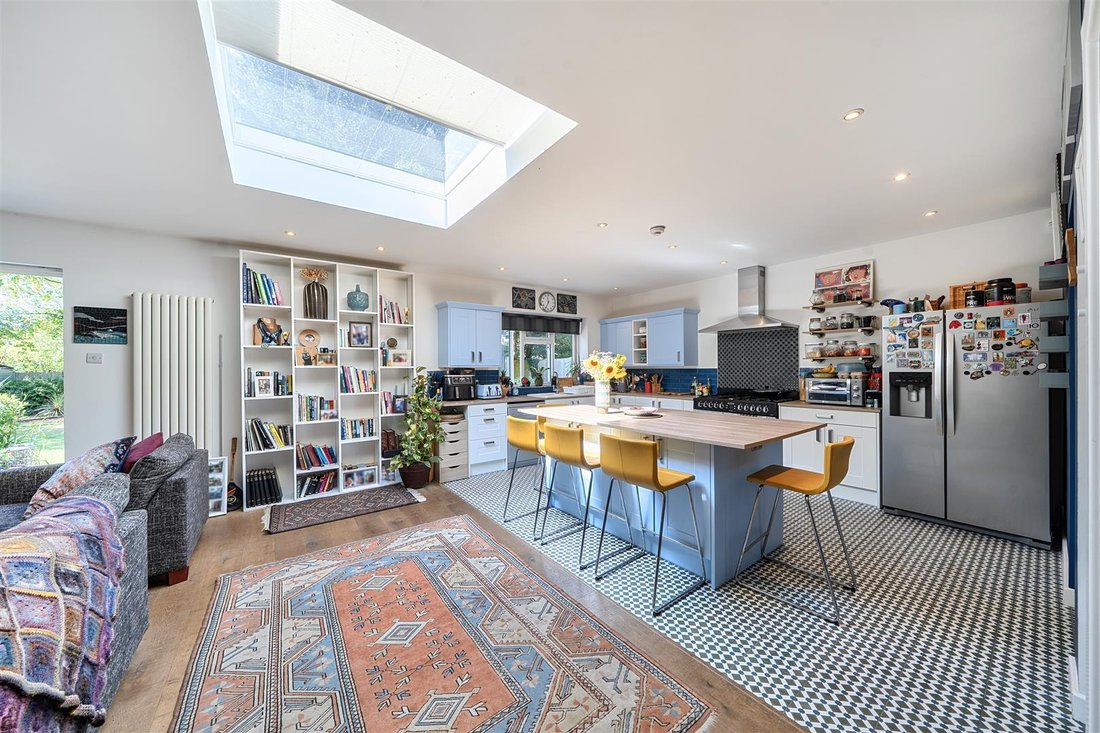 House in Pinner, Harrow, England 3 - 18925892