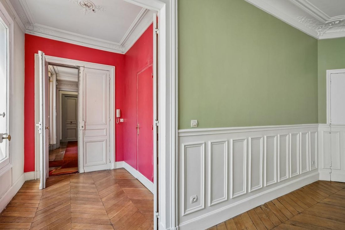 Apartment in Saint Philippe du Roule, Paris 8e Arrondissement, Paris 4 - 18927022