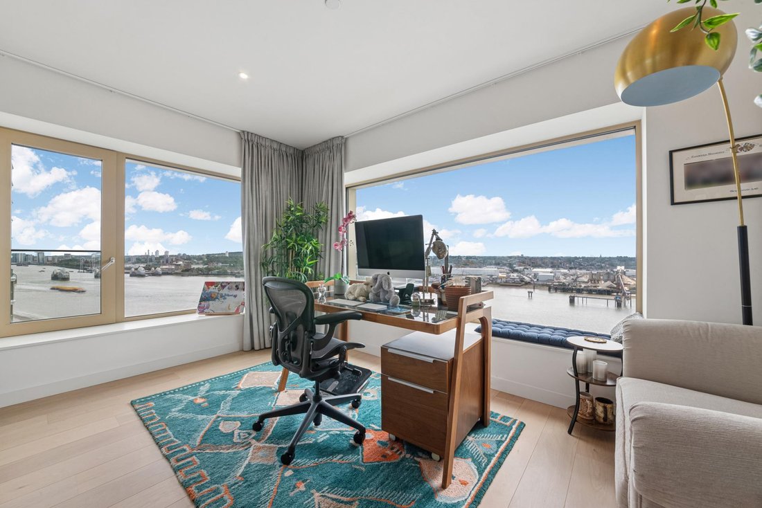 Apartment in Victoria Docks, Newham, England 3 - 18925589