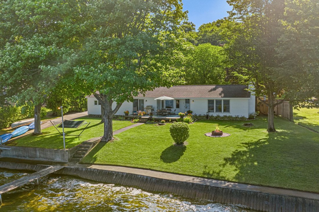 House in Garfield Township, Michigan, United States 1 - 18926502