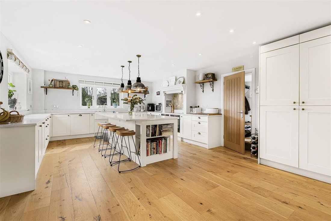 House in Langley, England 2 - 18925287