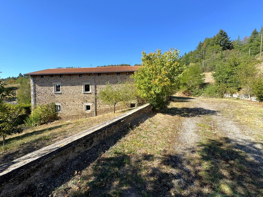 Farm Ranch in Saint-Heand, Auvergne-Rhône-Alpes, France 4 - 18927979