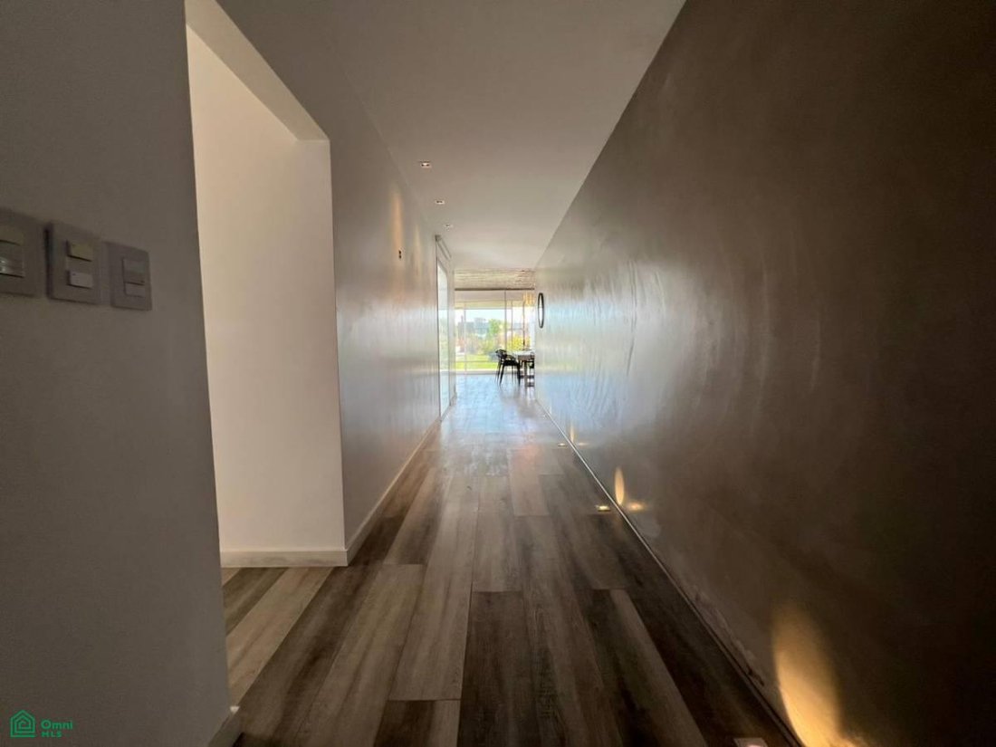 House in Melchor Romero, Buenos Aires Province, Argentina 3 - 17446262