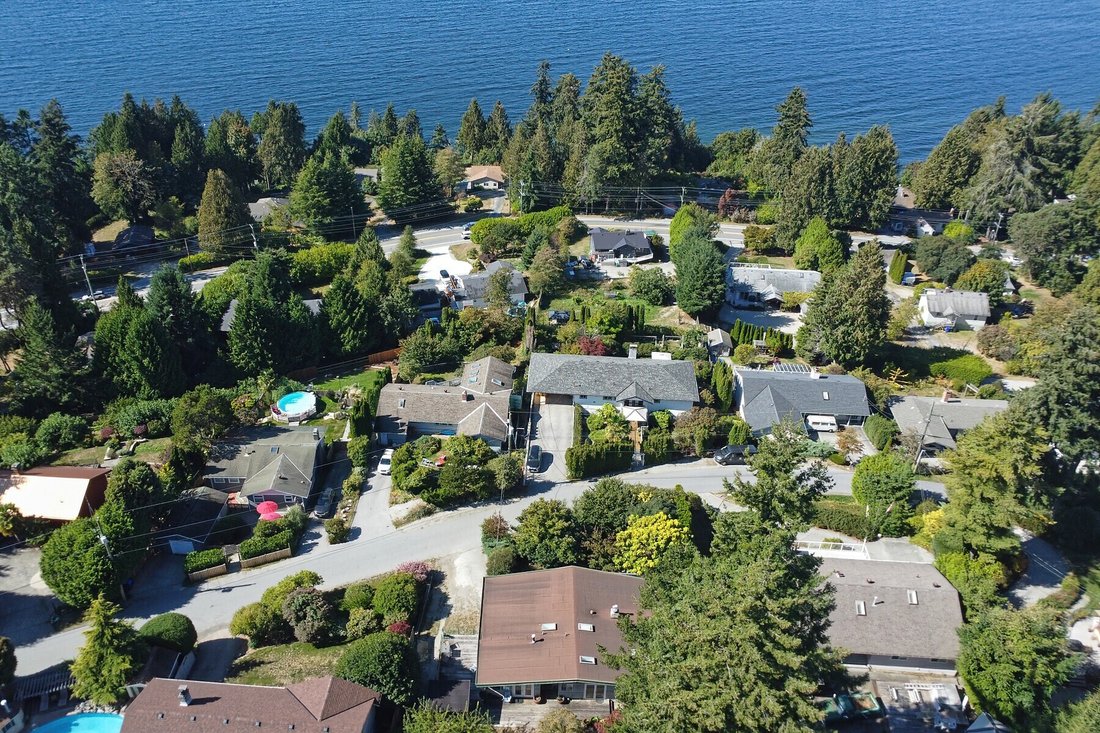 House in Sechelt, British Columbia, Canada 2 - 18926690