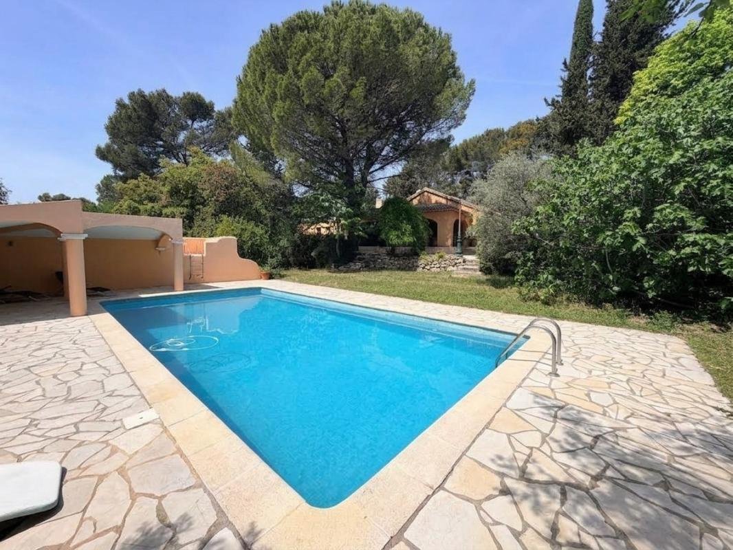 House in Saint-Marc-Jaumegarde, Provence-Alpes-Côte d'Azur, France 2 - 18890961