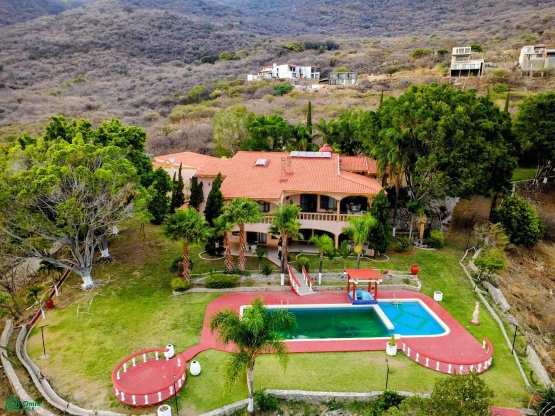 Townhouse in Chantepec, Jalisco, Mexico 1 - 17729088