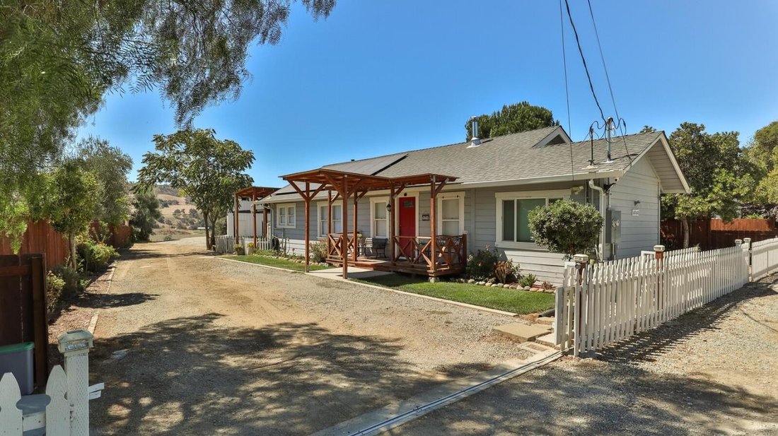 House in Hollister, California, United States 1 - 18845859