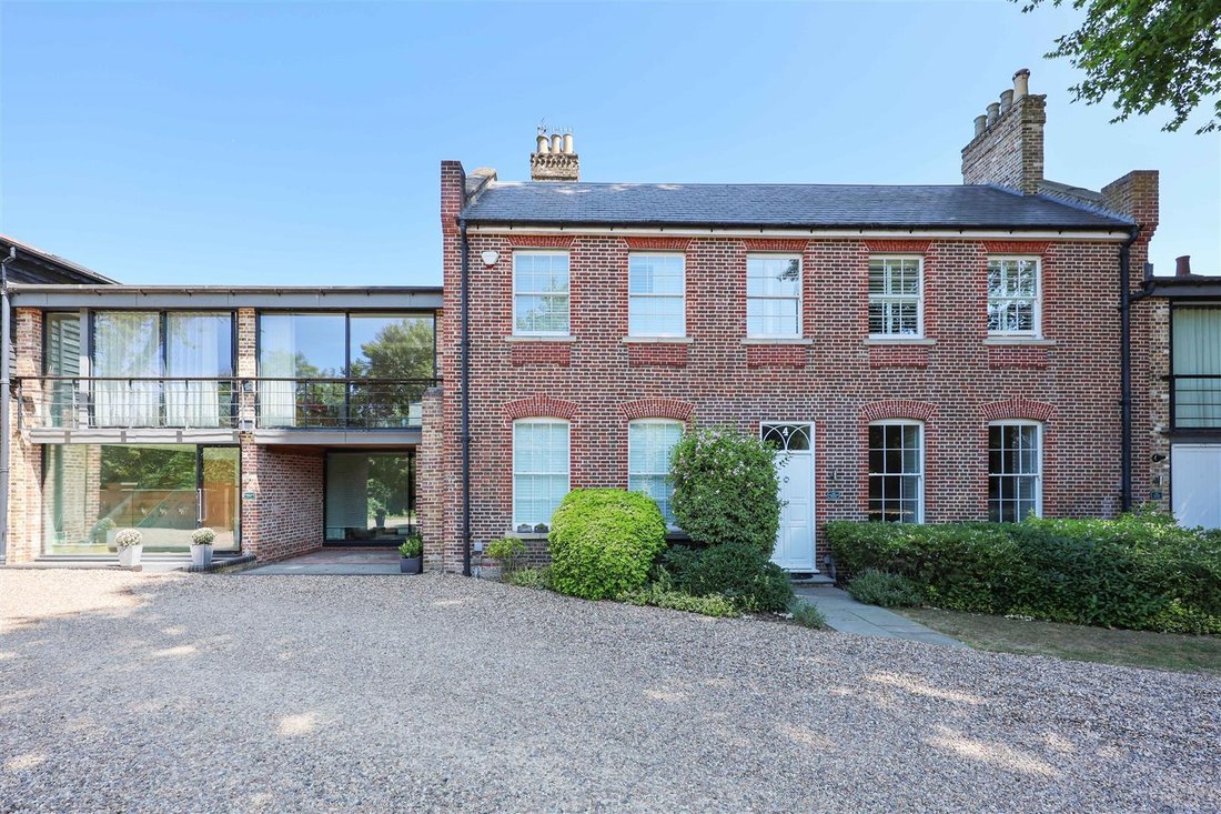 House in Cowley, Hillingdon, England 1 - 18925631