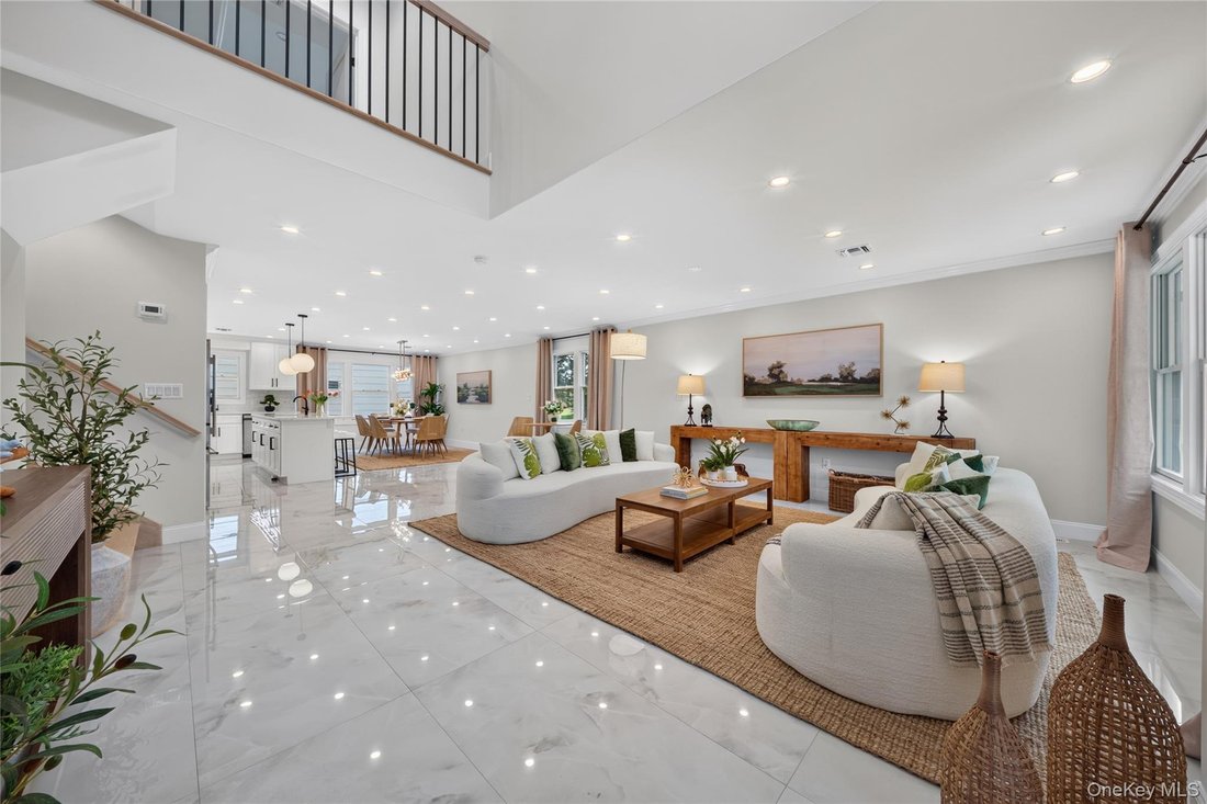House in Syosset, New York, United States 3 - 18925969