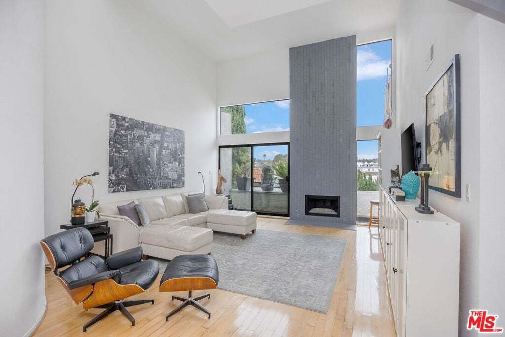 Condo in Los Angeles, California, United States 1 - 18925048