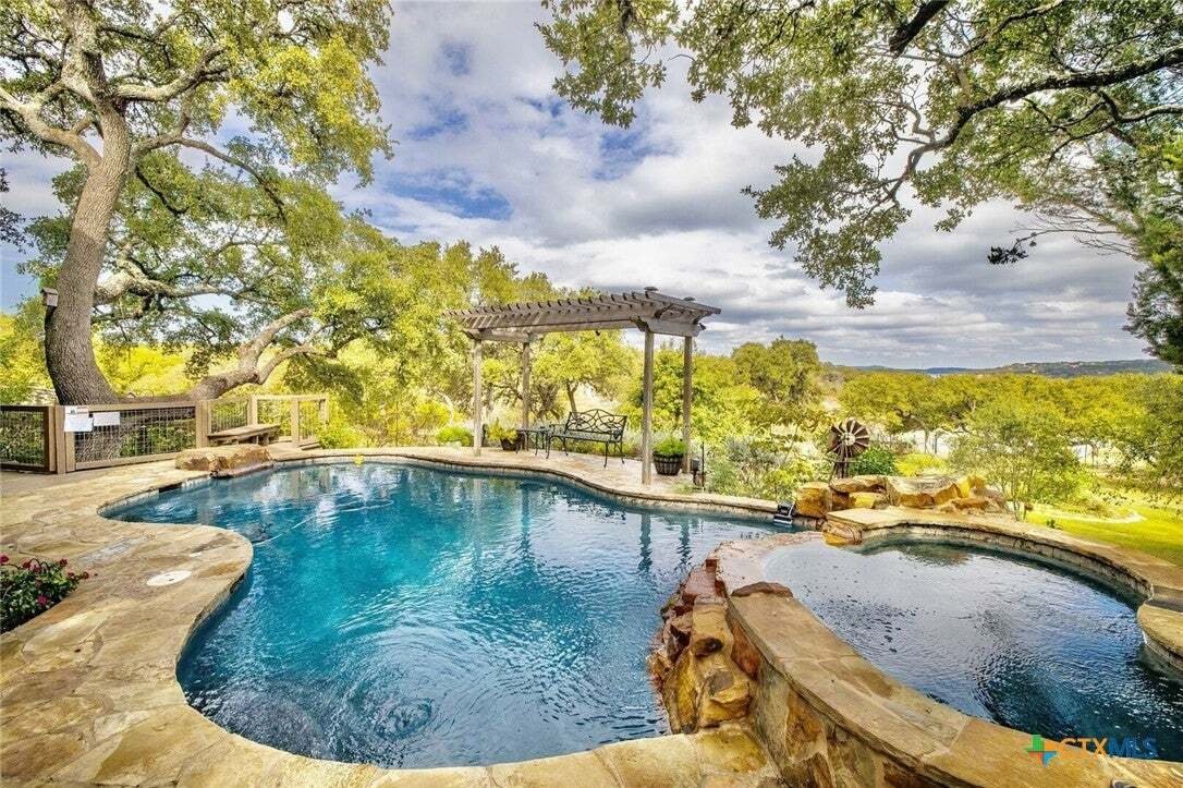 House in Canyon Lake, Texas, United States 2 - 18926035