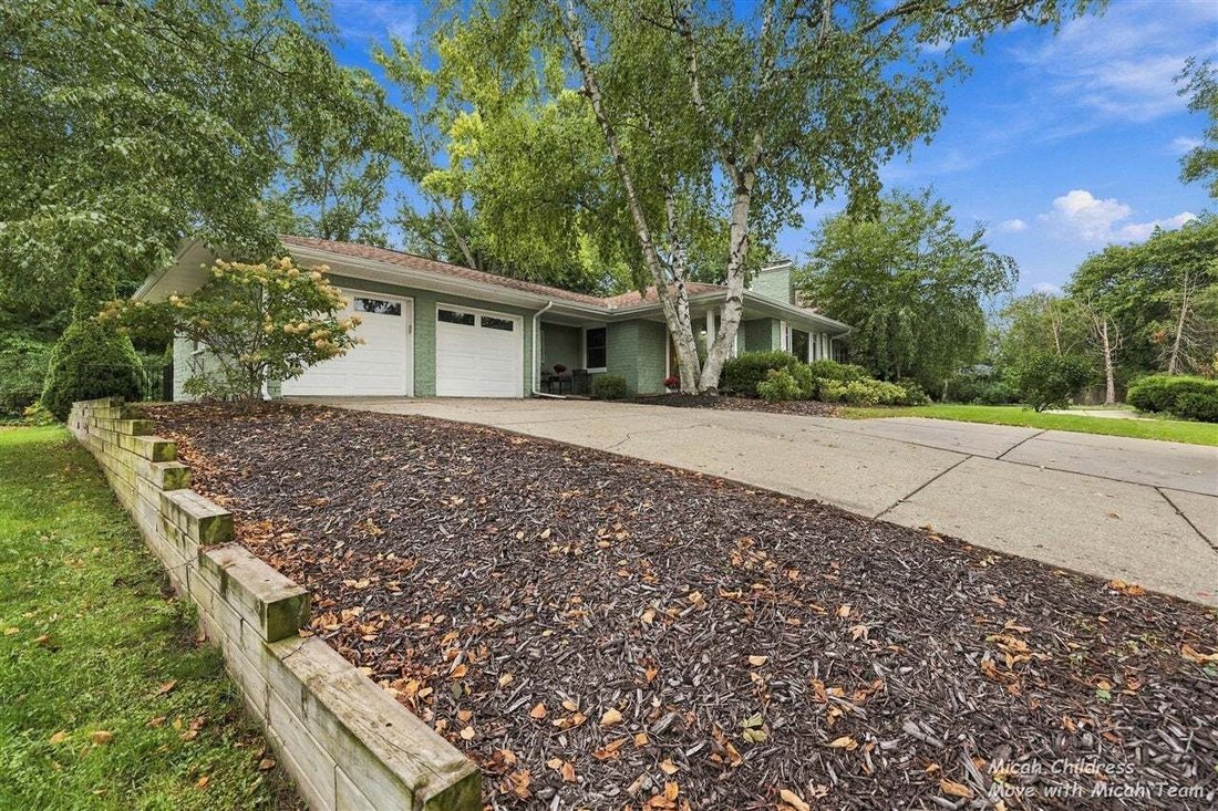 House in East Grand Rapids, Michigan, United States 3 - 18926515