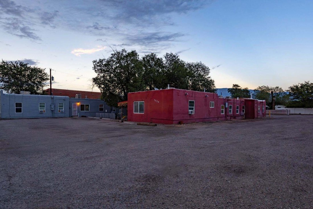 Los Ranchos de Albuquerque, New Mexico, United States 5 - 18925882