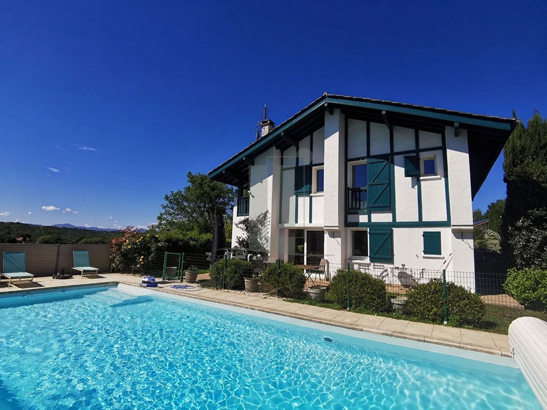 House in Bassussarry, Nouvelle-Aquitaine, France 1 - 18927227